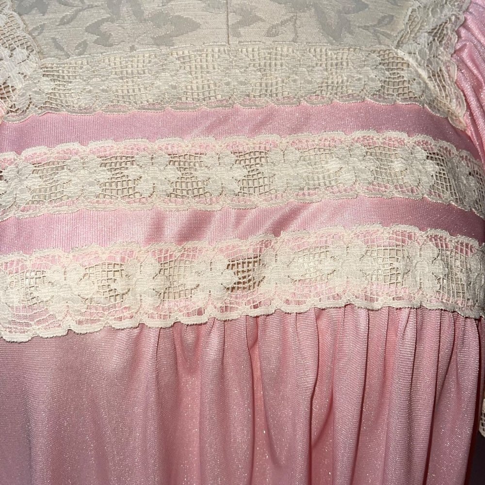 Vintage Womens Nightgown Size Medium Pink Nylon Lace Trim Flutter Sleeve Silky - Picture 7 of 10